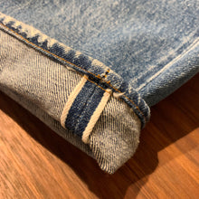 画像をギャラリービューアに読み込む, Levi's/501/赤耳 デニムパンツ/ボタン裏524/size W28