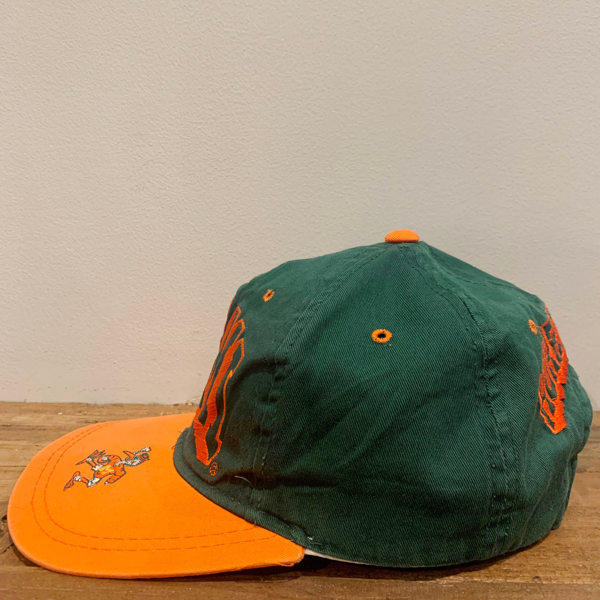 90s/Miami Hurricanes/snap back cap/ size FREE