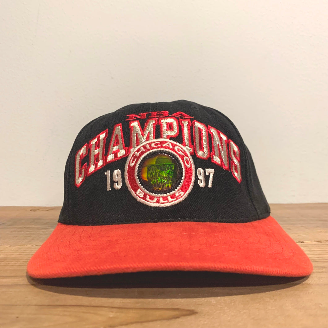 NBA 1997 CHICAGO BULLS CHAMPIONS CAP/AMERICAN NEEDLE SNAPBACK CAP/MADE IN USA