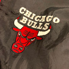 画像をギャラリービューアに読み込む, STARTER/NBA Chicago Bulls Nylon Jacket/ size L
